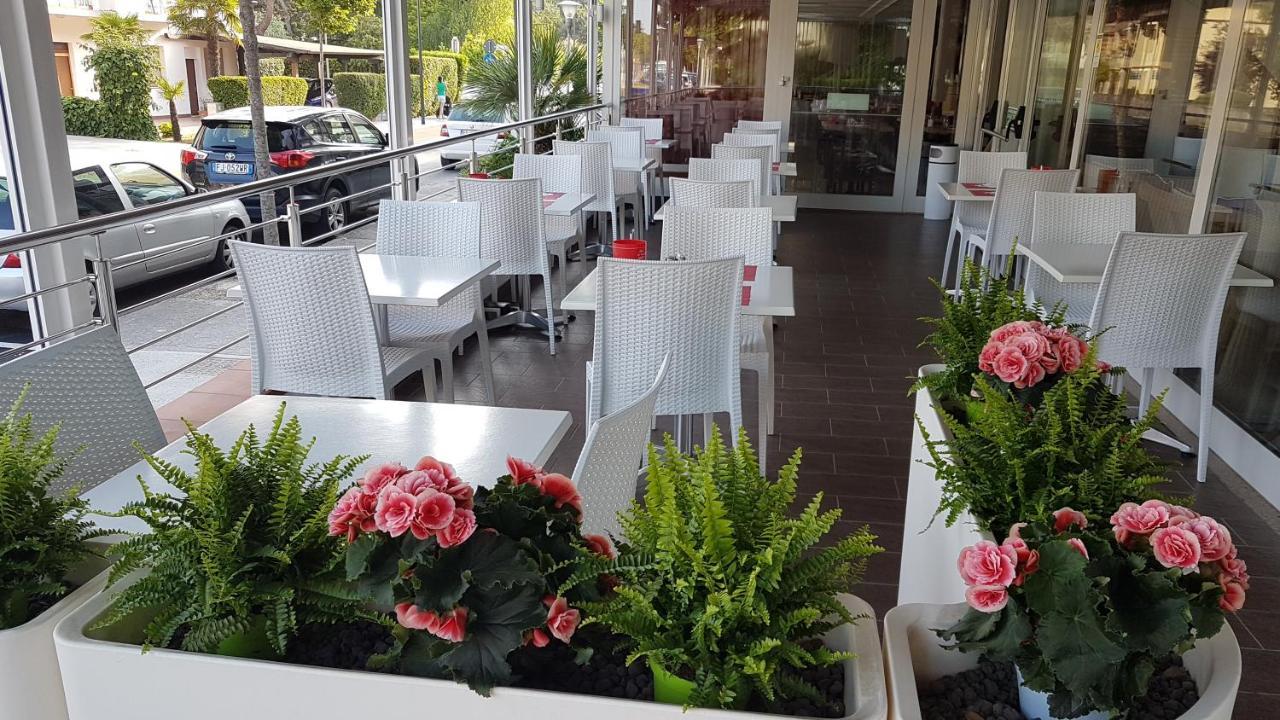 ליגננו סביאדורו Hotel Vienna מראה חיצוני תמונה