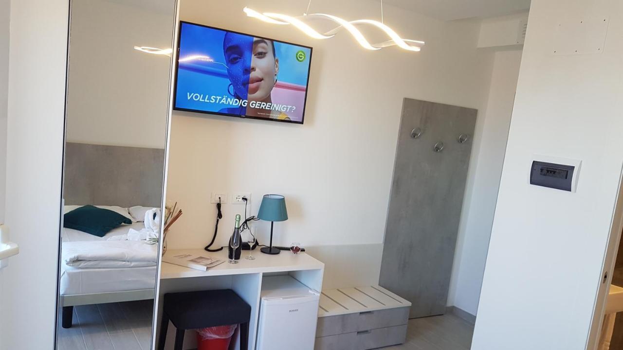 ליגננו סביאדורו Hotel Vienna מראה חיצוני תמונה